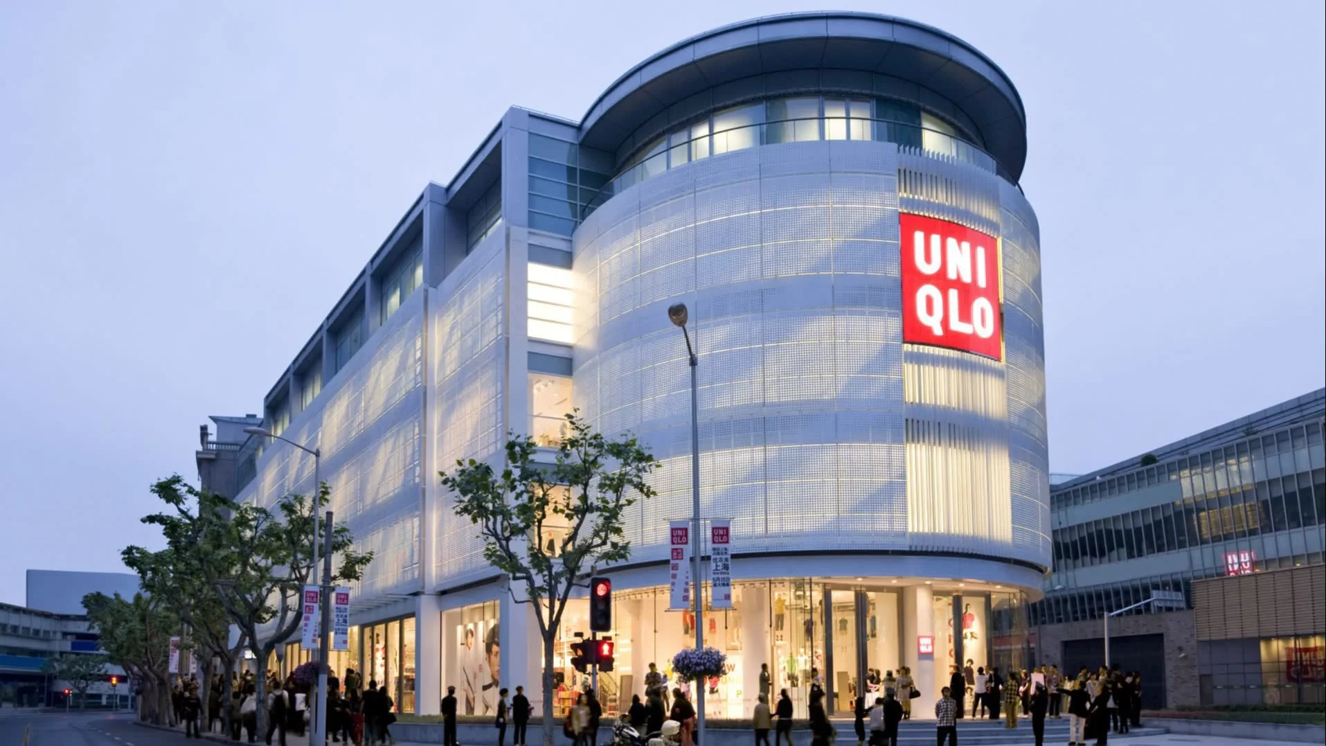 Fast Retailing lập kỷ lục doanh thu, lợi nhuận sau 9 tháng, tiếp tục nâng dự báo cả năm 2026