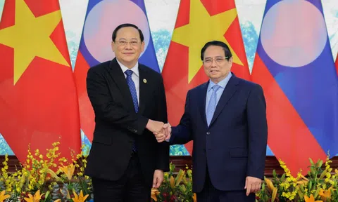 Thủ tướng Phạm Minh Chính gặp, làm việc với Thủ tướng Lào nhân dịp dự Hội nghị Thượng đỉnh P4G